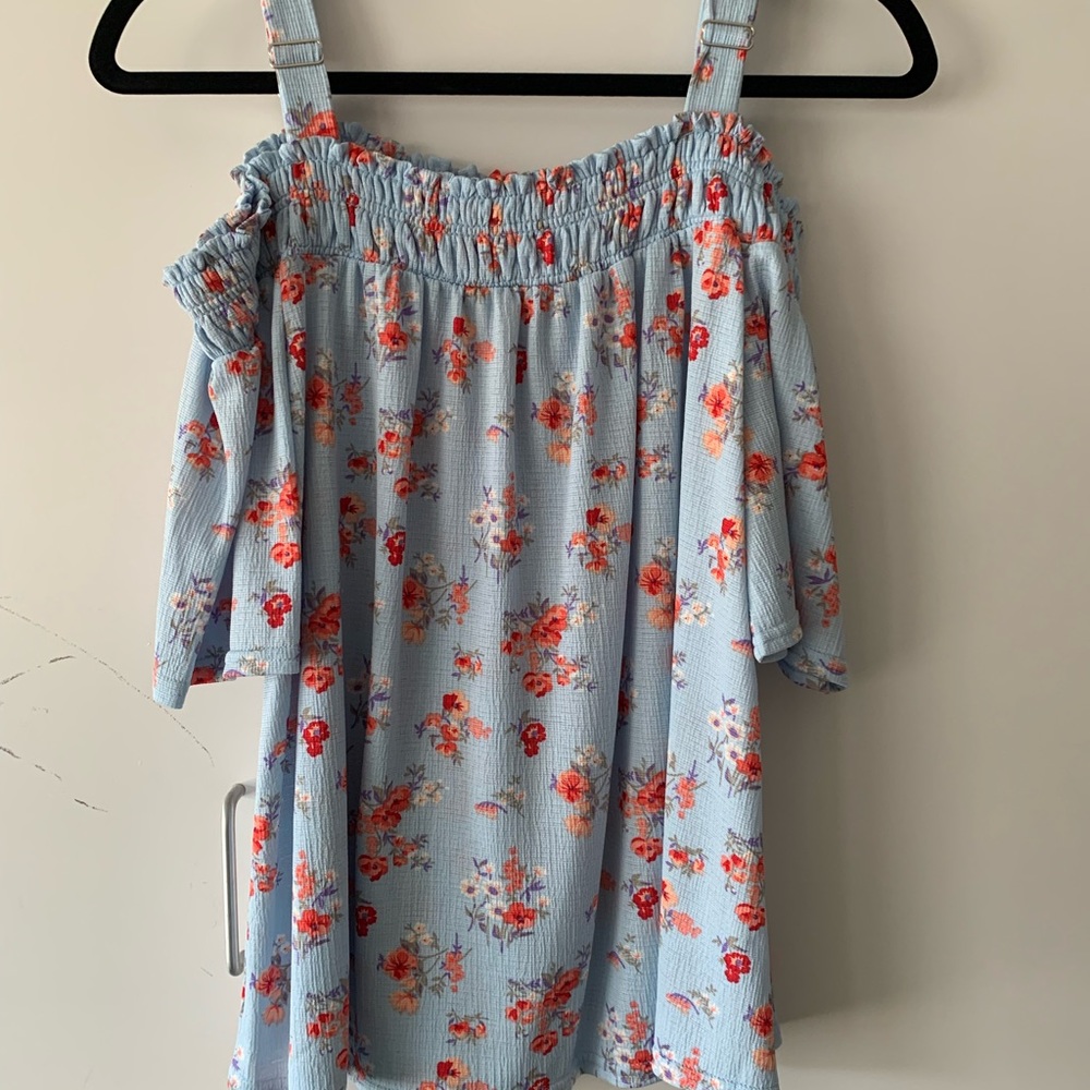 Blue floral off shoulder top. Melloday M